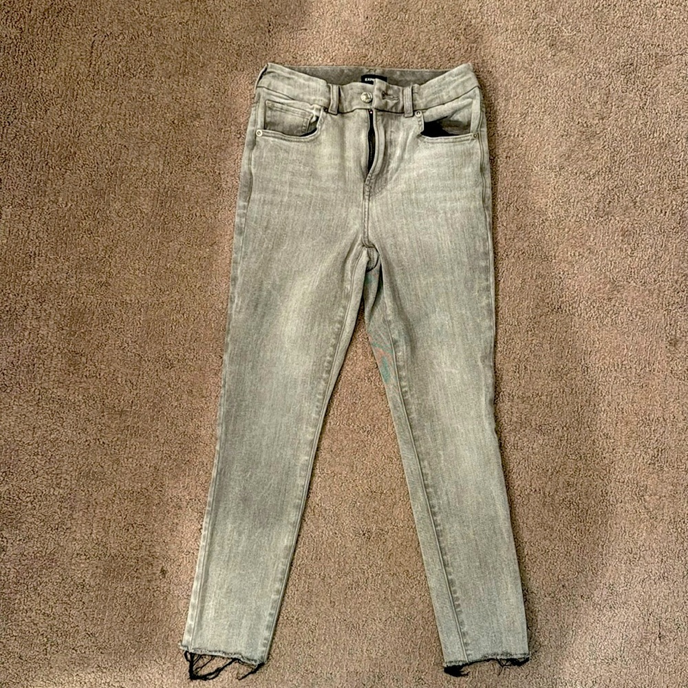 Express skinny high rise short jeans size small (0,2,4) - color gray